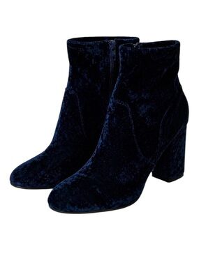 Reza Navy Velvet Ankle Boots Chunky Heel Size 7 and 3” block heel